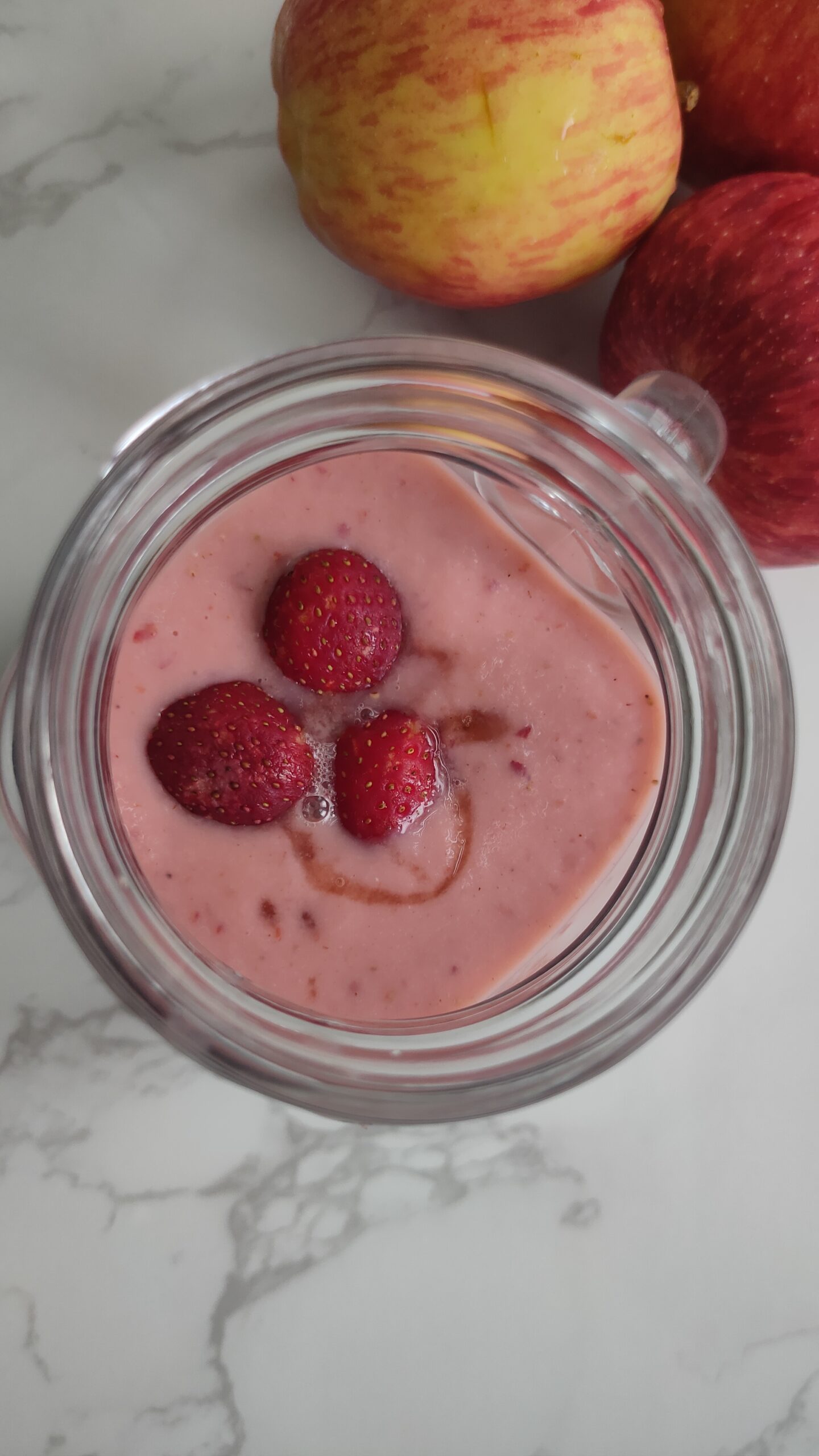 Read more about the article Strawberry Apple Smoothie
